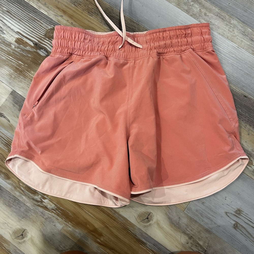 Lululemon choose a side shorts